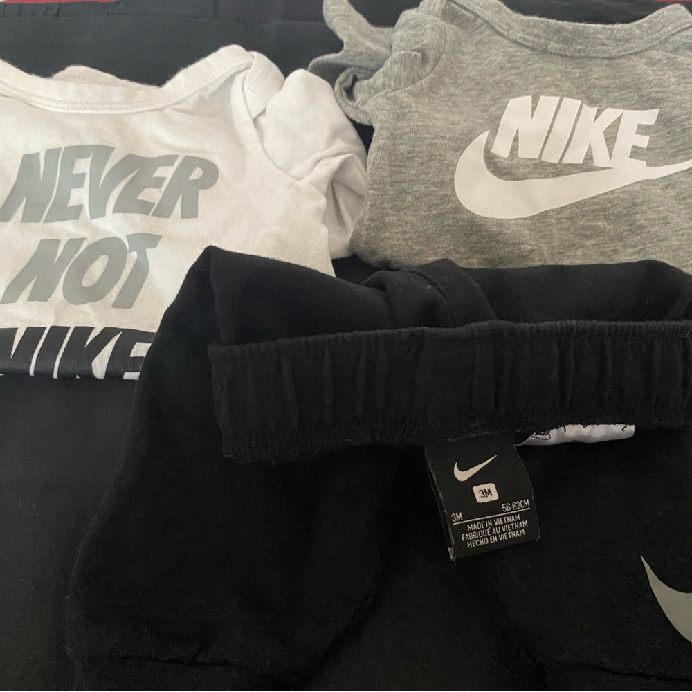 LETS JUST DO IT! ✔️an adorable 3 piece outfit! BOY OR GIRL! Let’s just love it!